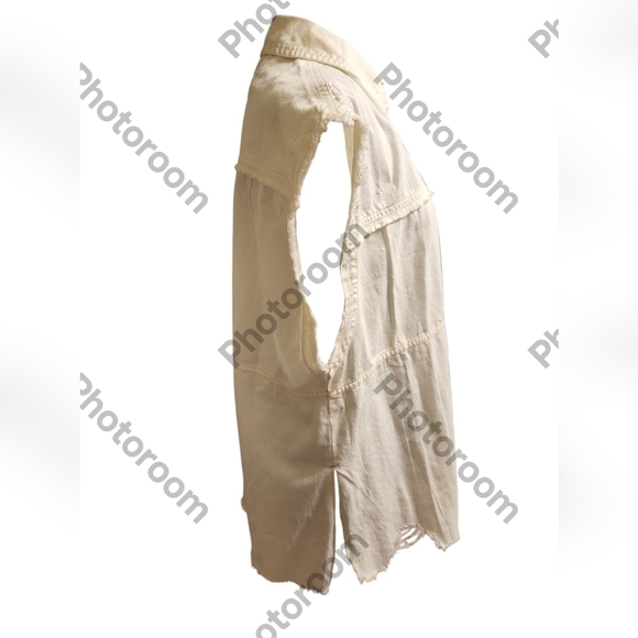 We the Free XS Distressed, raw hem denim button up shirt - Picture 10 of 16